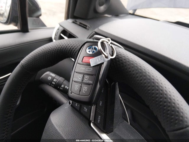 Toyota Sienna Platinum 2025 5TDESKFC8SS173830 Image 11