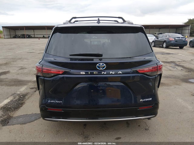Toyota Sienna Platinum 2025 5TDESKFC8SS173830 Image 16