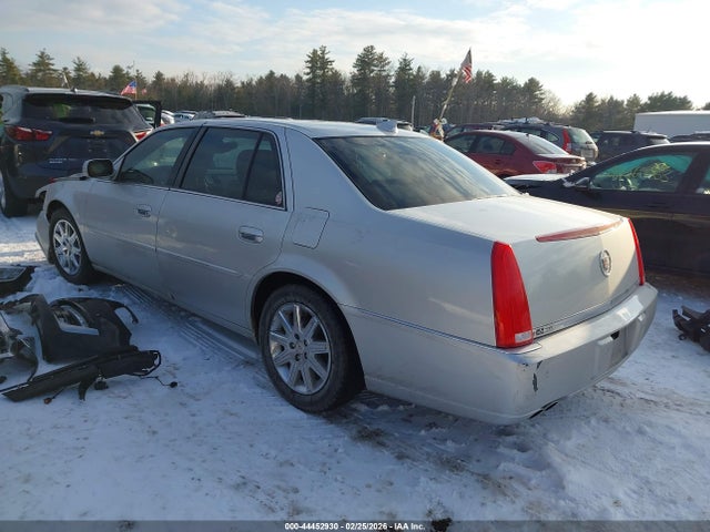 2011 CADILLAC DTS 1G6KH5E67BU113373 Photo 2