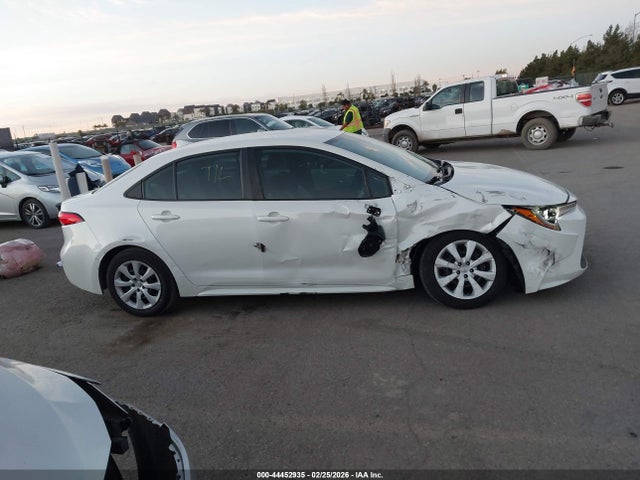 5YFEPMAE0MP210659 Toyota COROLLA LE