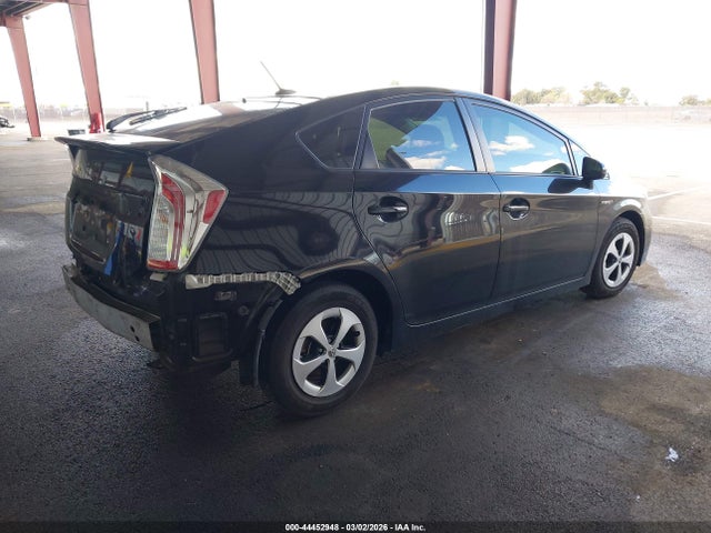 Toyota Prius Three 2015 JTDKN3DU9F0473235 Image 4