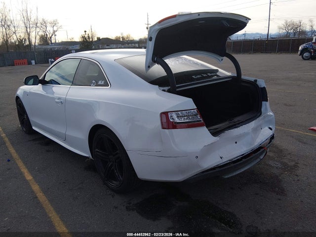 2011 AUDI S5 WAUCVAFR9BA047810 Photo 2
