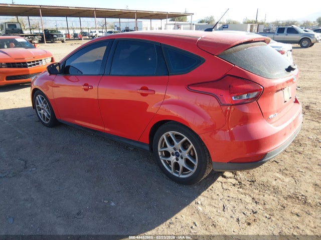 Ford FOCUS SE 2015 1FADP3K28FL326512 Image 3