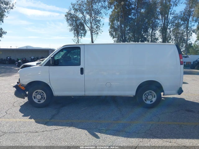 Chevrolet Express 2500 Work Van 2015 1GCWGFCF3F1253583 Image 14