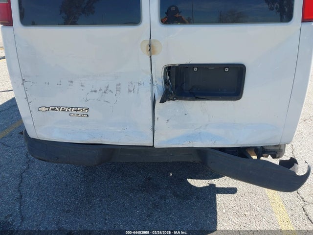 Chevrolet Express 2500 Work Van 2015 1GCWGFCF3F1253583 Image 17
