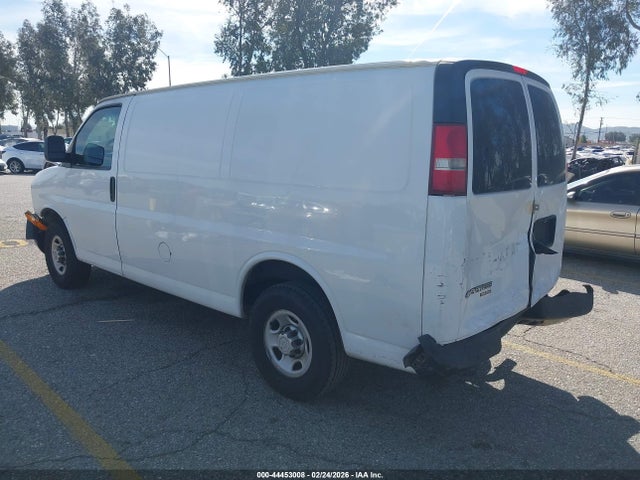 Chevrolet Express 2500 Work Van 2015 1GCWGFCF3F1253583 Image 3