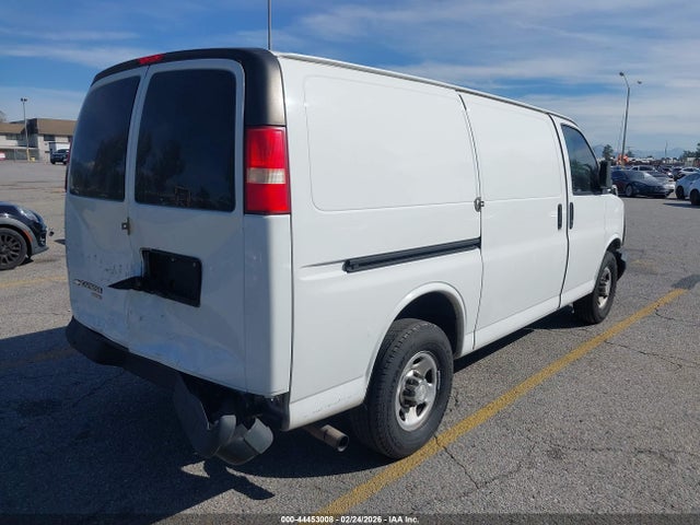 Chevrolet Express 2500 Work Van 2015 1GCWGFCF3F1253583 Image 4