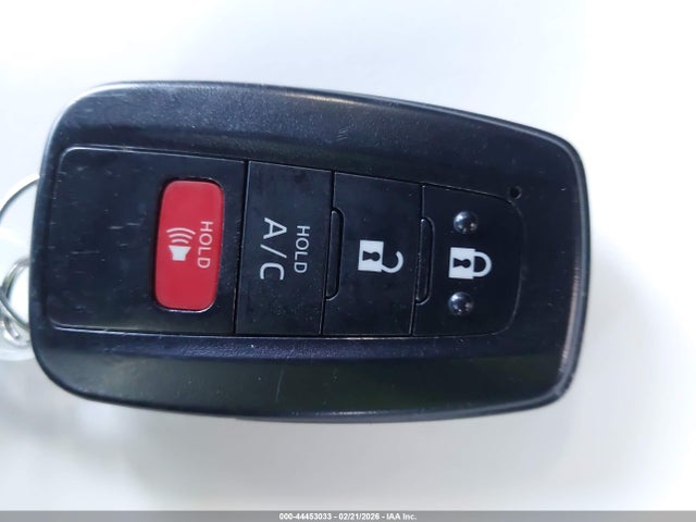 JTDKAMFPXN3211021 Toyota Prius Prime Xle