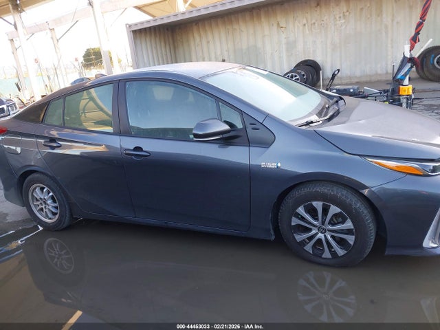 JTDKAMFPXN3211021 Toyota Prius Prime Xle