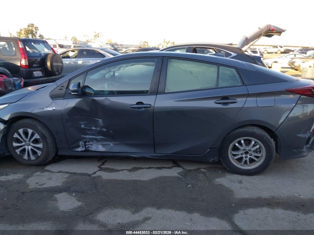 JTDKAMFPXN3211021 Toyota Prius Prime Xle