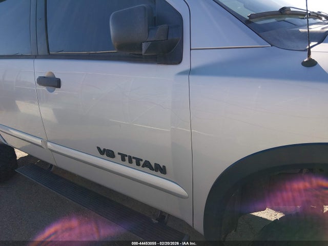 Nissan TITAN SV 2015 1N6BA0EC5FN510247 Image 17