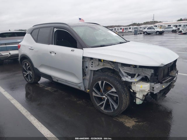 2020 VOLVO XC40 YV4162UM7L2234301