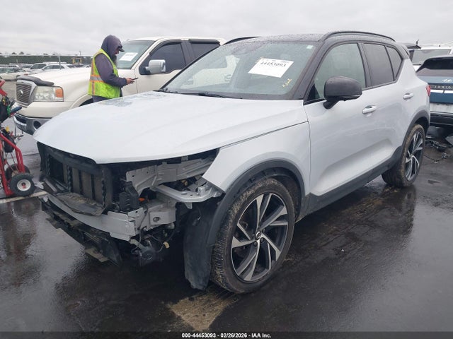 2020 VOLVO XC40 YV4162UM7L2234301 Photo 1
