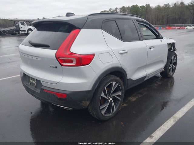 2020 VOLVO XC40 YV4162UM7L2234301 Photo 3