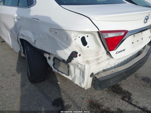 4T1BF1FK1FU042759 Toyota CAMRY SE