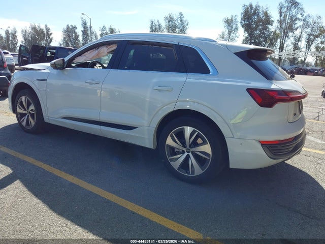2024 AUDI Q8 E-TRON WA15AAGE7RB025077 Photo 2