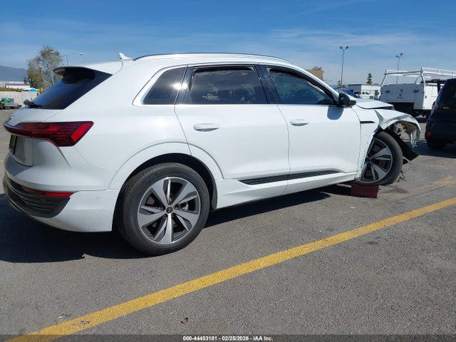 2024 AUDI Q8 E-TRON WA15AAGE7RB025077 Photo 3