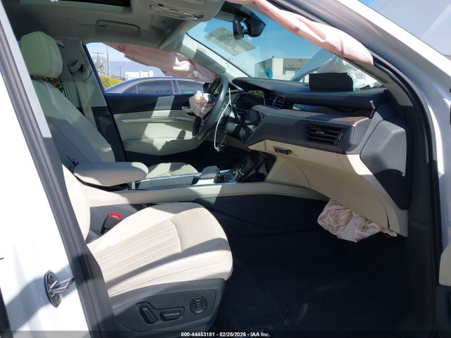 2024 AUDI Q8 E-TRON WA15AAGE7RB025077 Photo 4