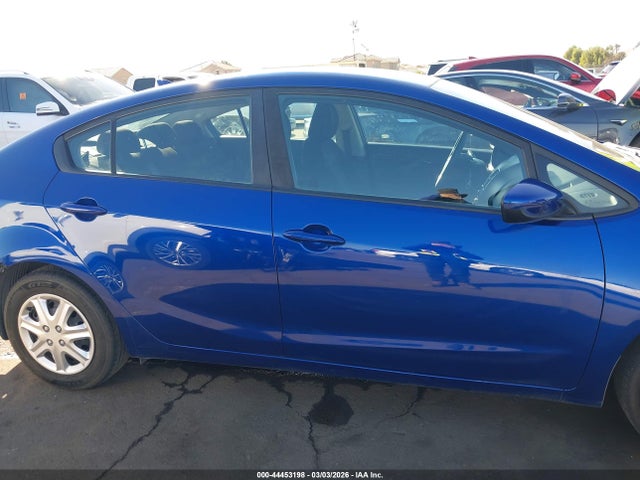 KIA FORTE LX 2017 3KPFK4A72HE068083 Image 13
