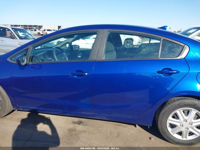 KIA FORTE LX 2017 3KPFK4A72HE068083 Image 14