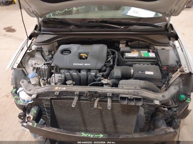 Hyundai Elantra Limited 2017 5NPD84LF8HH114666 Image 10