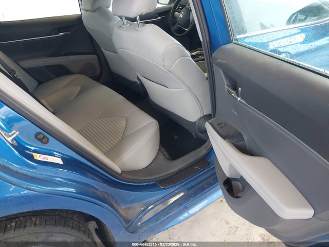 4T1B11HK5KU168208 Toyota CAMRY SE