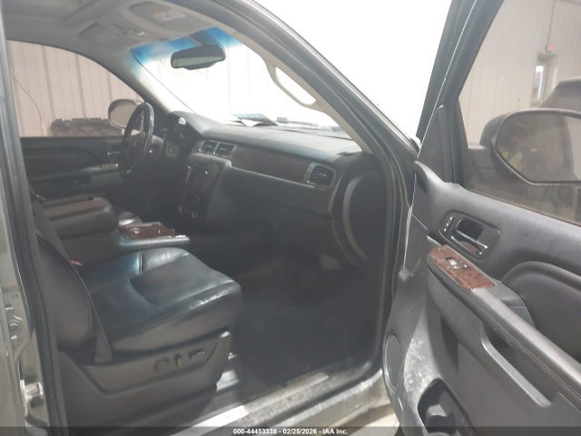 44453338 :رقم المزاد ، 1GKS2EEF1BR223728 vin ، 2011 Gmc Yukon Denali مزاد بيع