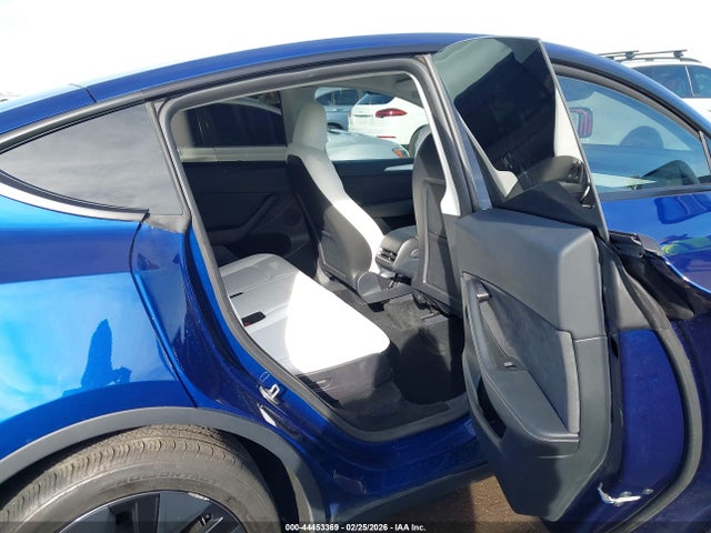 2025 TESLA MODEL Y 7SAYGAEE1SF239881 Photo 7