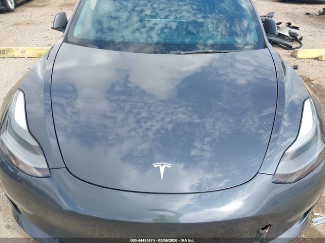 44453474 :رقم المزاد ، 5YJ3E1EB3NF257421 vin ، 2022 Tesla Model 3 Long Range Dual Motor All-wheel Drive مزاد بيع