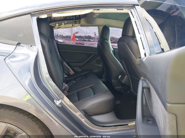 44453474 :رقم المزاد ، 5YJ3E1EB3NF257421 vin ، 2022 Tesla Model 3 Long Range Dual Motor All-wheel Drive مزاد بيع