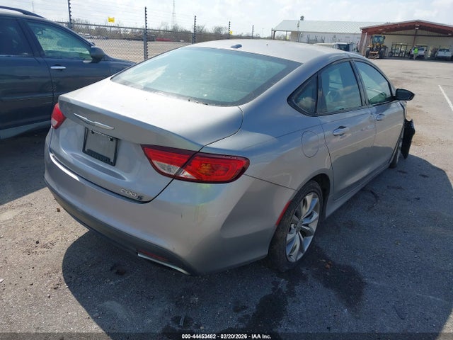 Chrysler 200 S 2015 1C3CCCBB2FN613080 Image 4