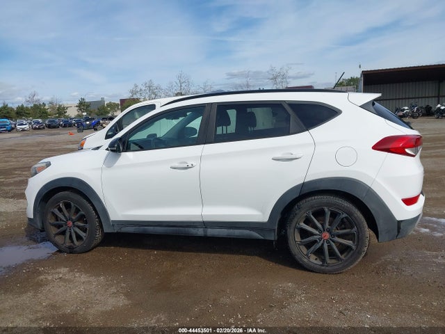 KM8J33A28HU543500 Hyundai Tucson Night