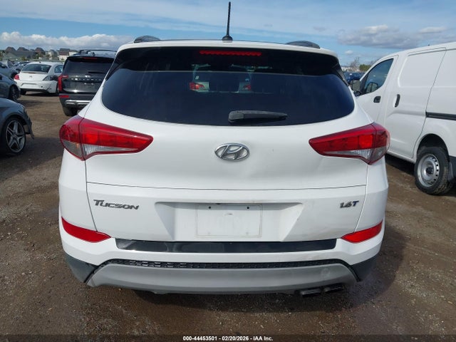 KM8J33A28HU543500 Hyundai Tucson Night