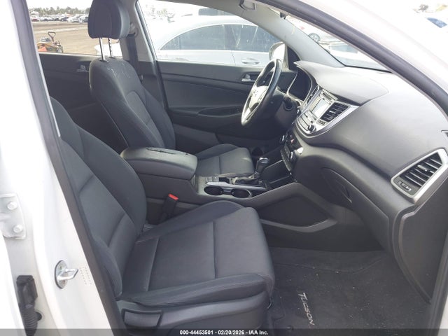 KM8J33A28HU543500 Hyundai Tucson Night