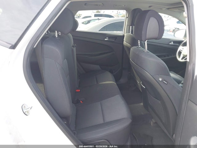 KM8J33A28HU543500 Hyundai Tucson Night