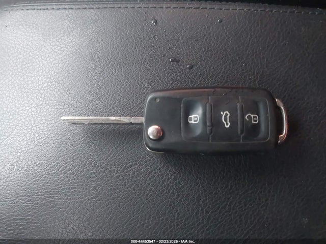 1VWAT7A34FC015442 Volkswagen Passat 1.8t S