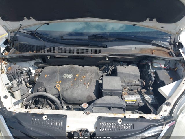 2017 TOYOTA SIENNA 5TDKZ3DCXHS817585 Photo 9