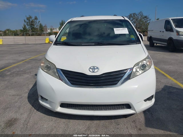 2017 TOYOTA SIENNA 5TDKZ3DCXHS817585 Photo 5