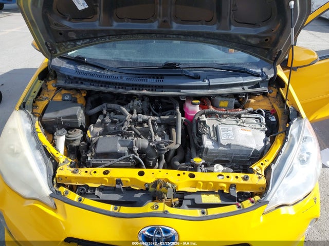 Toyota Prius C Three 2014 JTDKDTB32E1079582 Image 10