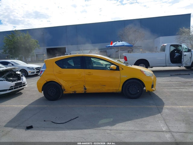 Toyota Prius C Three 2014 JTDKDTB32E1079582 Image 14