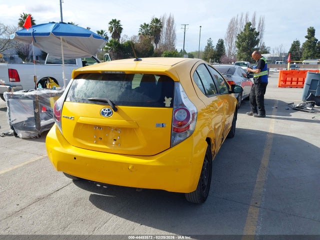 Toyota Prius C Three 2014 JTDKDTB32E1079582 Image 17