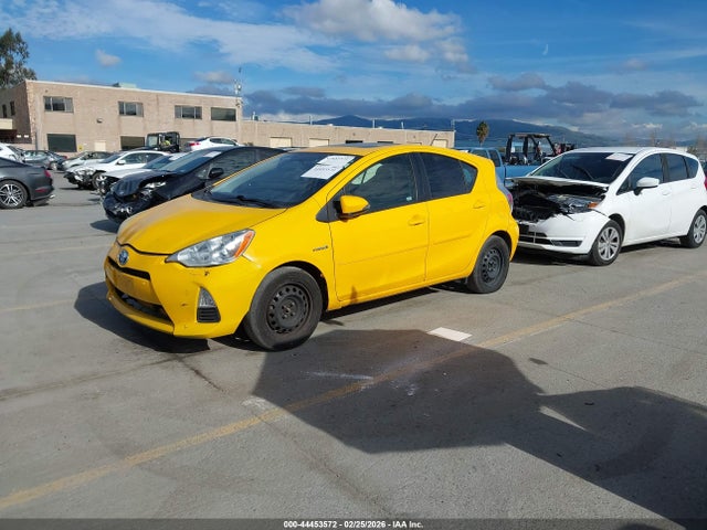 Toyota Prius C Three 2014 JTDKDTB32E1079582 Image 2