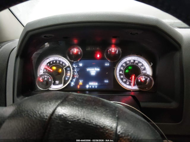 1C6RR7TT8KS547964 RAM 1500 Classic Big Horn 4x4 6&#039;4 Box