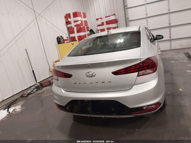 Hyundai ELANTRA SEL 2019 5NPD84LF1KH427730 Image 16