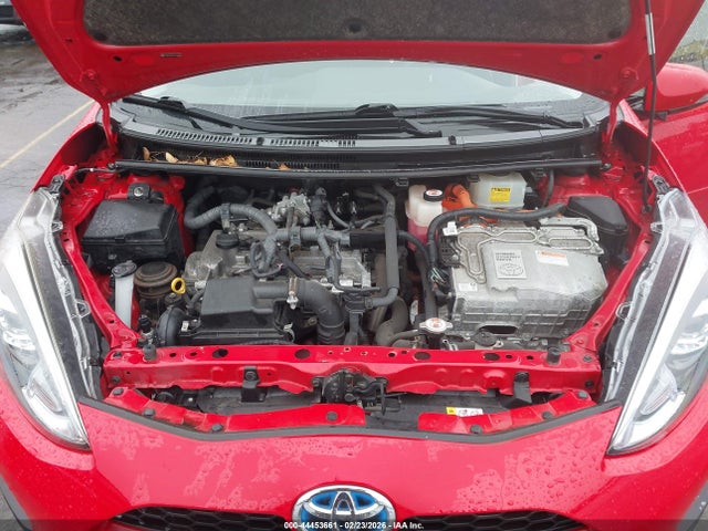 JTDKDTB30J1604424 Toyota Prius C Two