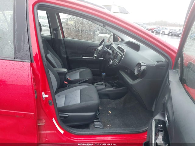 JTDKDTB30J1604424 Toyota Prius C Two