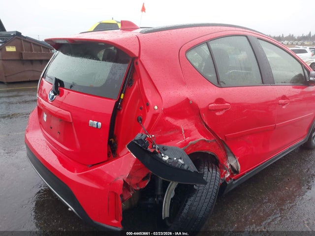 JTDKDTB30J1604424 Toyota Prius C Two