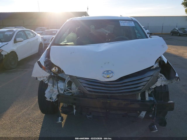5TDYK3DC1ES513359 Toyota Sienna Xle V6 8 Passenger