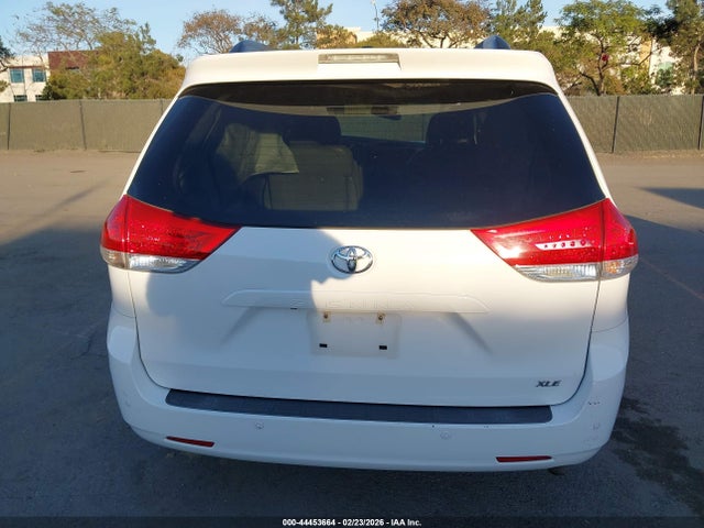 5TDYK3DC1ES513359 Toyota Sienna Xle V6 8 Passenger