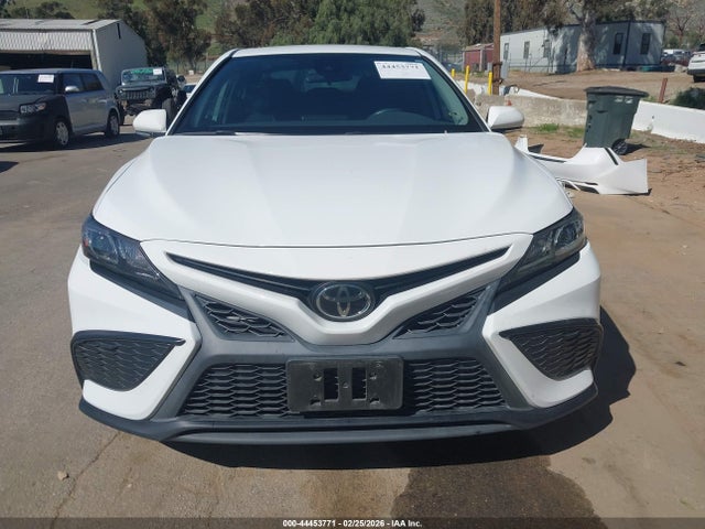 4T1G11AKXNU671074 Toyota CAMRY SE